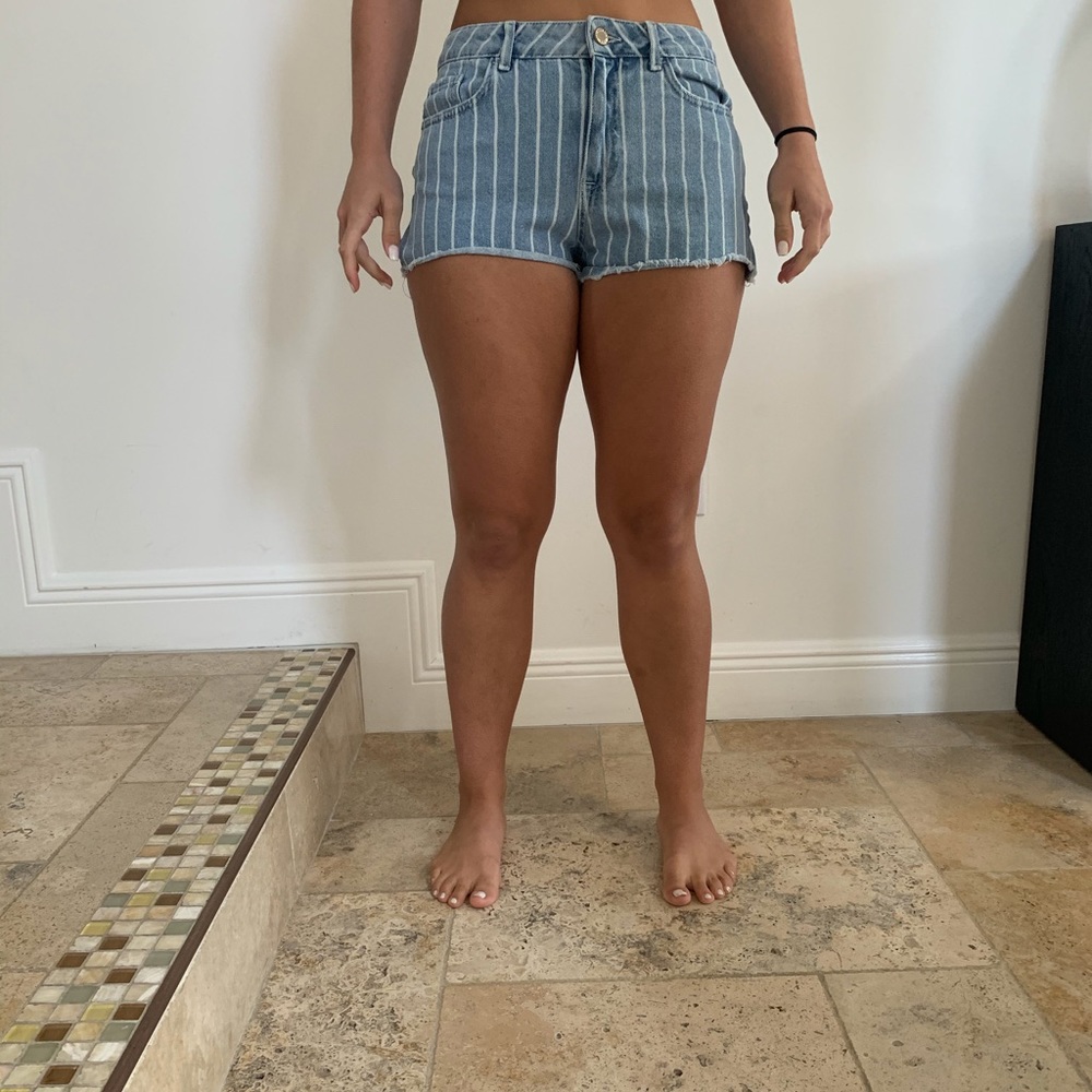 stripped denim shorts